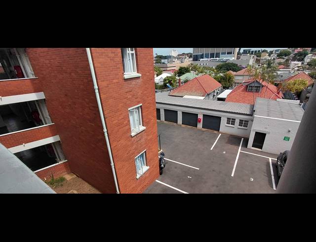1 BEDROOM TOWNHOUSE FOR SALE IN ESSENWOOD